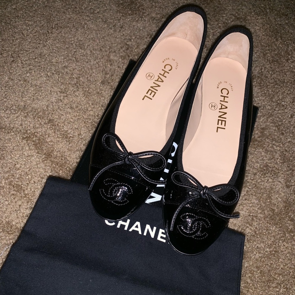 Chanel patent leather ballerina flats